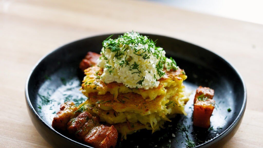 Bulviniai blynai su šonine